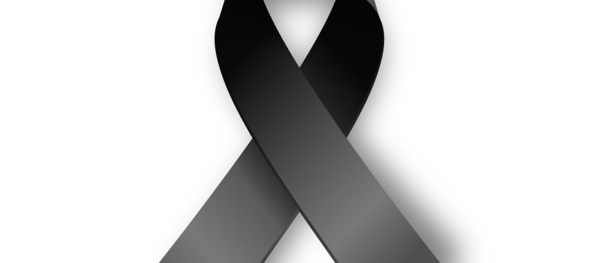 Lazo negro luto en Relleu
